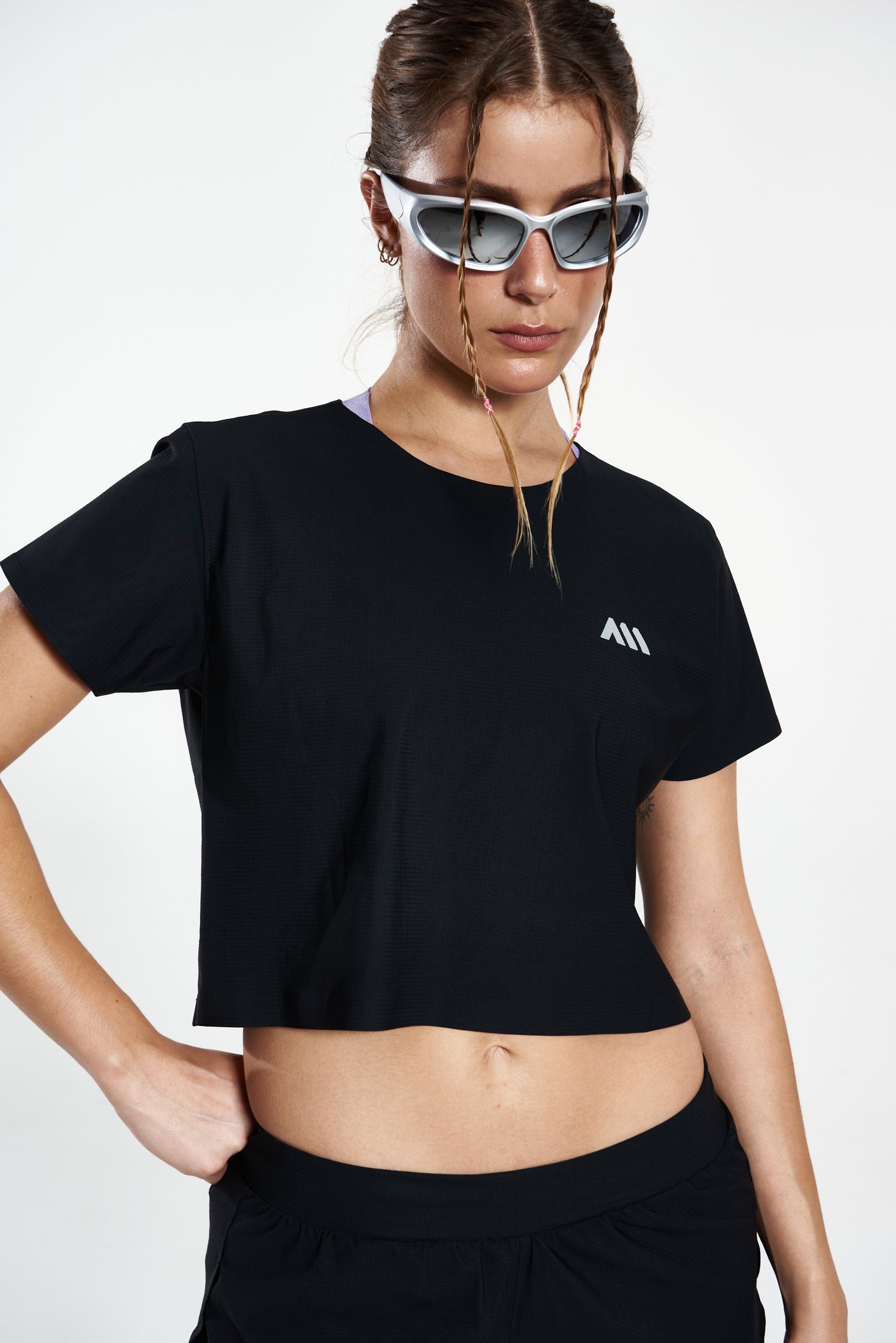 PERFORMANCE CROP TOP BLACK